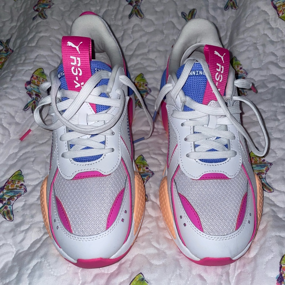 Puma tennis shoes